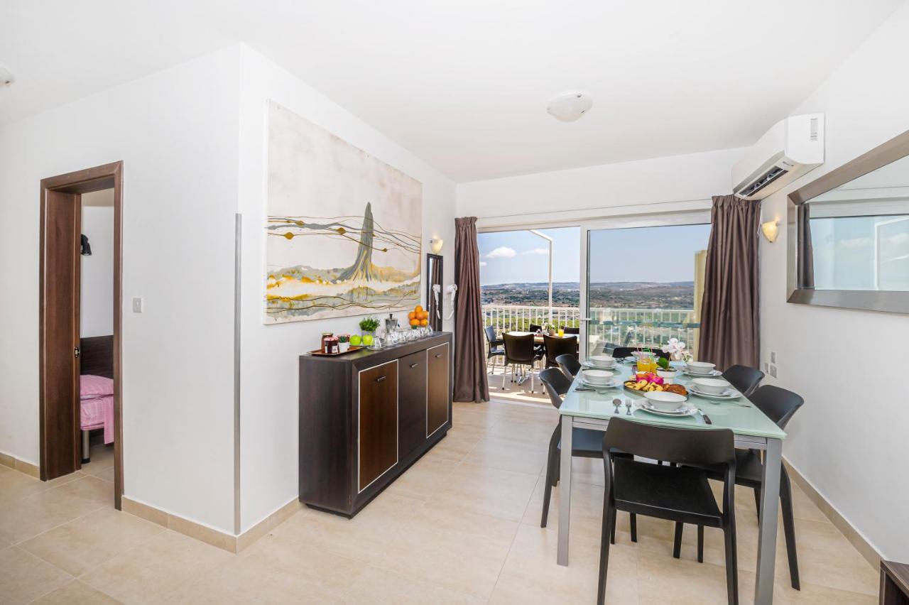 Summer Breeze Penthouse With Private Hot Tub & Terrace With Panoramic Views, By Getawaysmalta Mellieħa Exterior foto